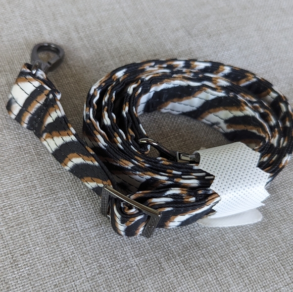 Lug Huggie Wide Convertible Crossbody/Belt Bottle Bag in Zebra Sand - Picture 8 of 8